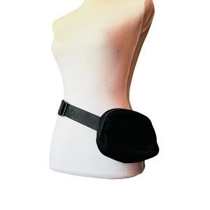 Lole Black Belt Bag Adjustable Logo Strap NWOT